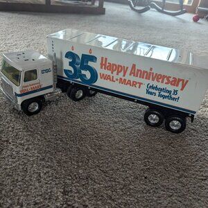 Vintage 35th Anniversary Wal-Mart 18-Wheeler